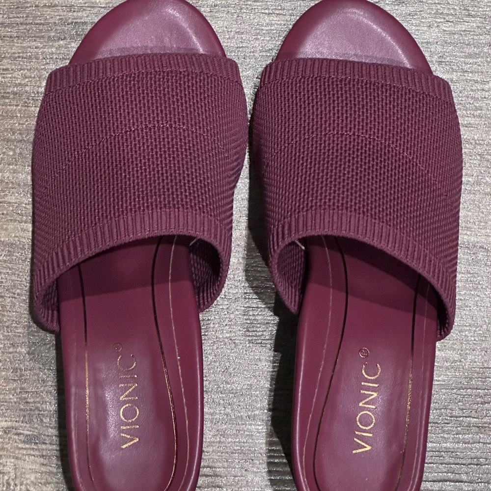 NIB Vionic Fleur Women’s Slide Heeled Sandal